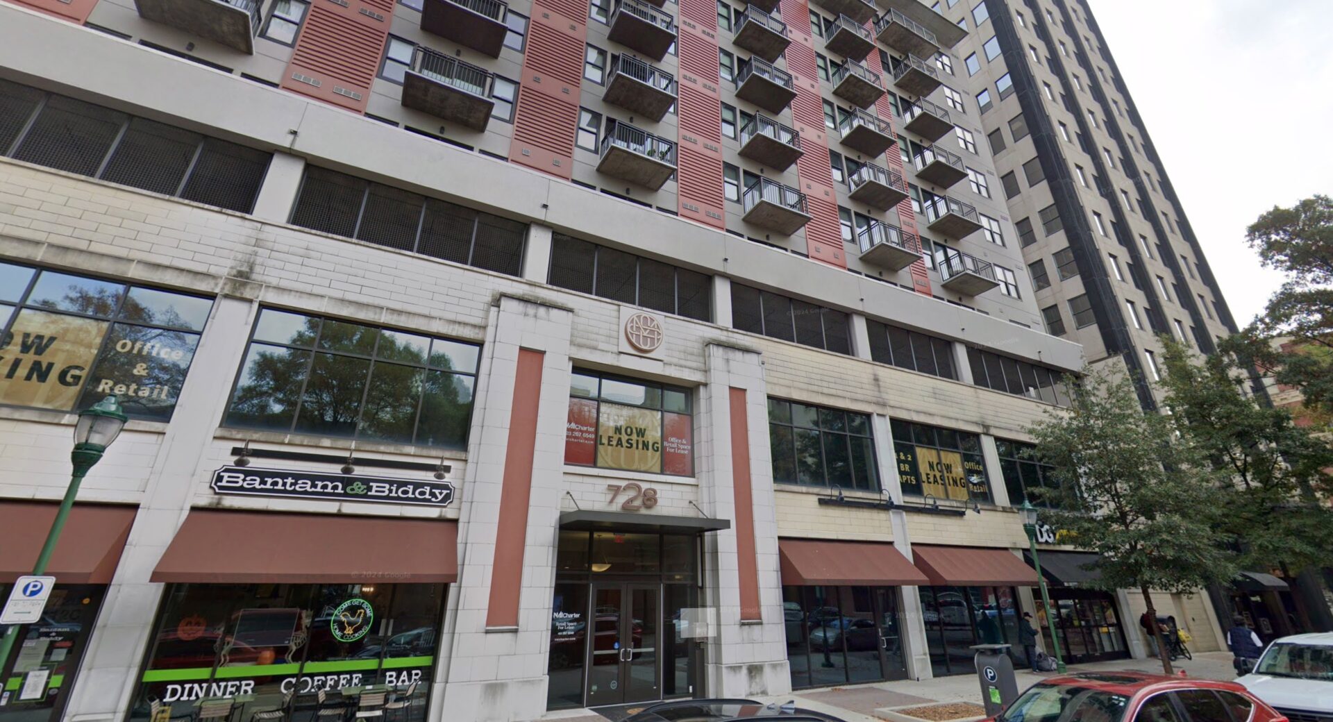Columbus ascendly marketing multi-story office building with storefronts below